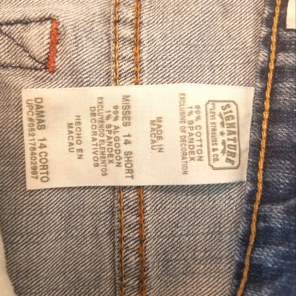 Levi's Signature Mid Rise Bootcut 14 Short - Picture 5 of 7